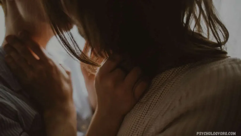 6 Ways to Kiss a Man to Make Him Obsessed with You 2 Ways to Kiss a Man